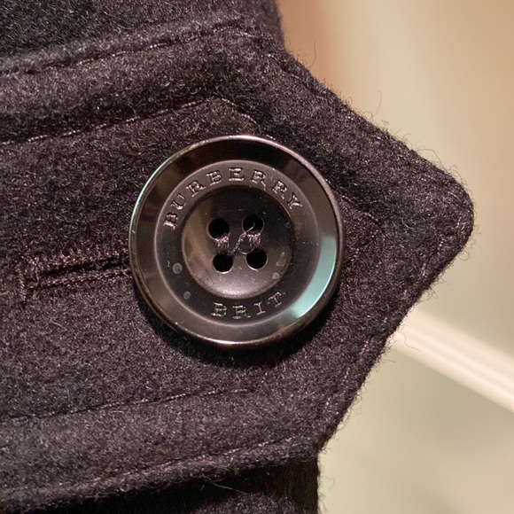 Burberry toggle wool coat. - Picture 6 of 8